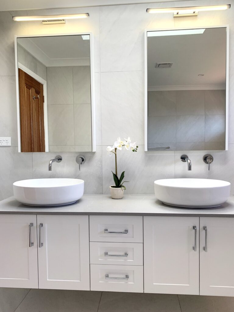 Custom vanities and closets-interiorplus (1)